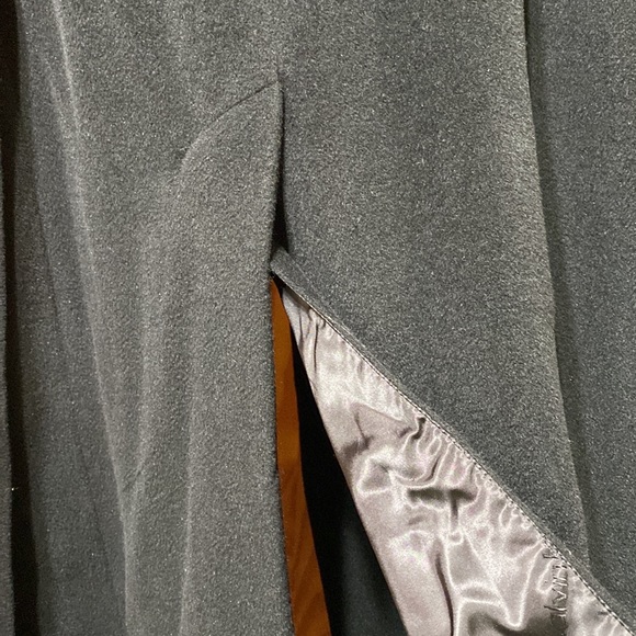 Calvin Klein black robe coat with a belt and two packets on the side used - Picture 12 of 16